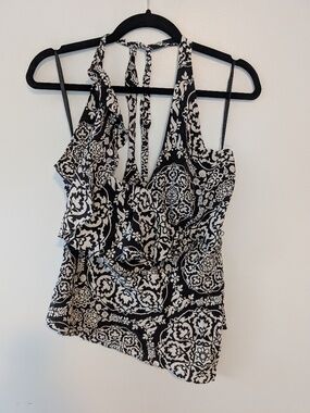 Beautiful White House Black Market Halter Top Silky Blouse